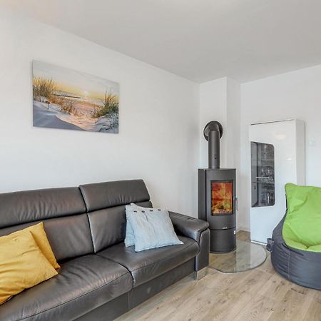 Nice Home In Tossens With Kitchen Zewnętrze zdjęcie