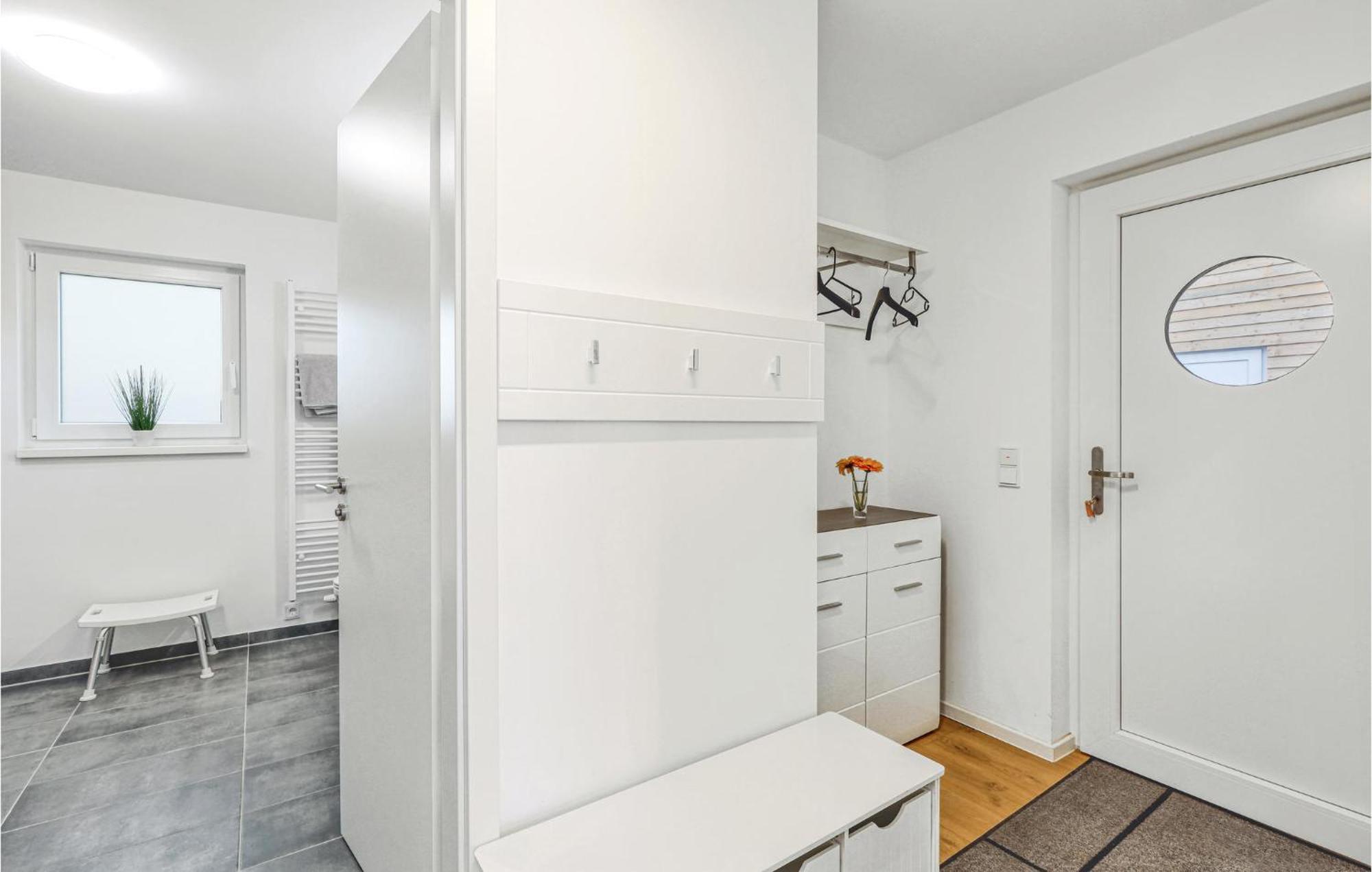 Nice Home In Tossens With Kitchen Zewnętrze zdjęcie