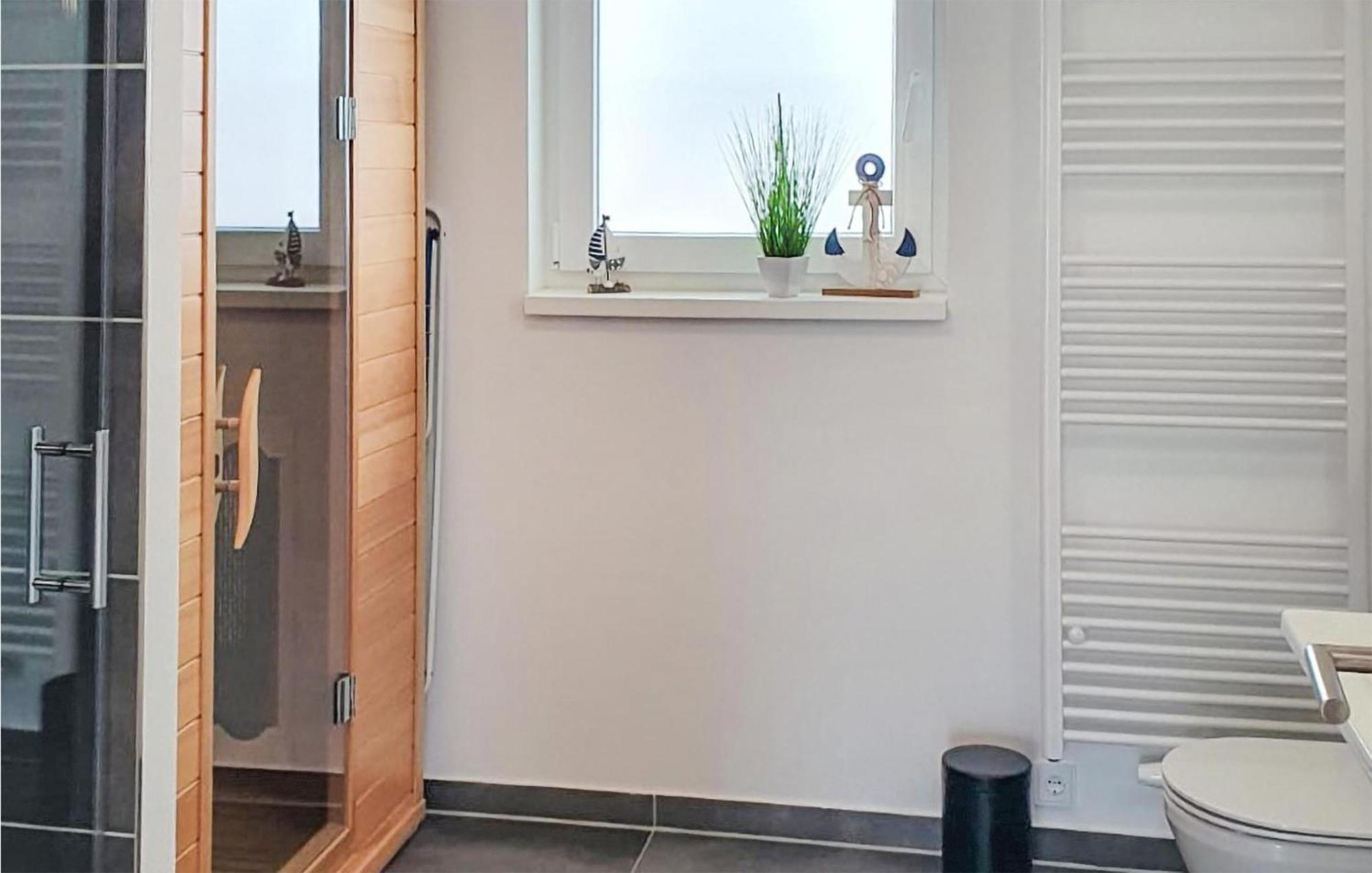 Nice Home In Tossens With Kitchen Zewnętrze zdjęcie